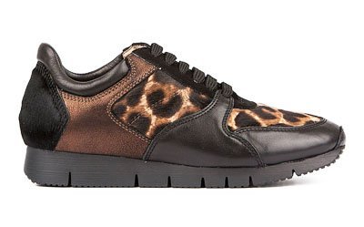 Zapatillas negras leopardo de Unisa